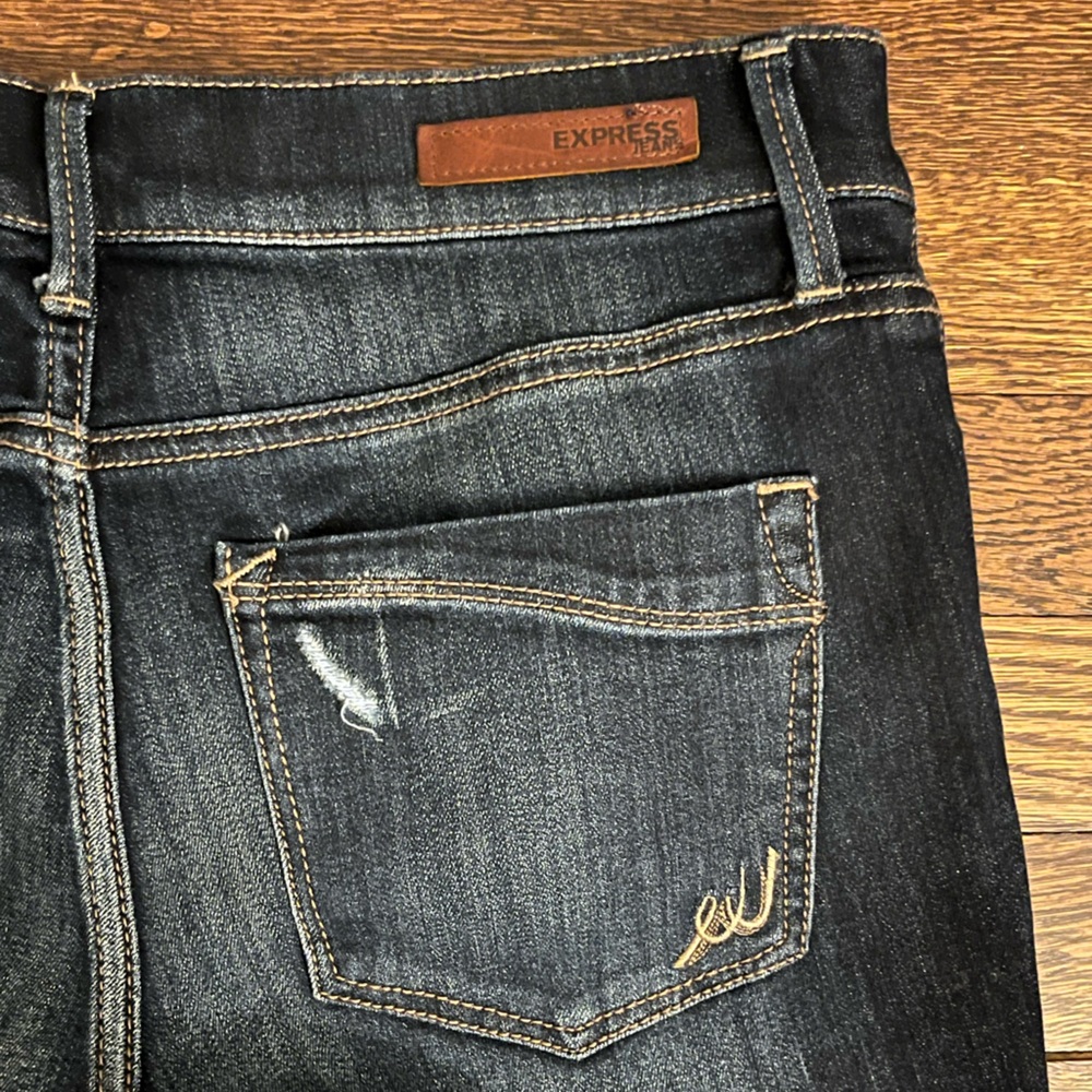 Express Mid Rise Legging Jeans, Distressed Dark Wash - Size 4 Short - Picture 7 of 8
